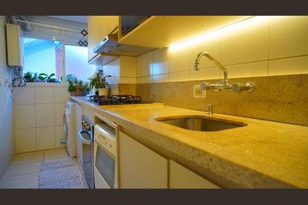 Apartamento à venda com 69m², 2 quartos e 1 vagaCozinha e Área de Serviço