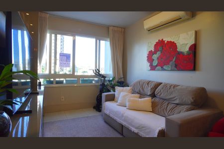 Sala e placa  de apartamento à venda com 2 quartos, 69m² em Boa Vista, Porto Alegre