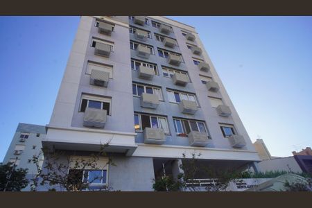Apartamento à venda com 69m², 2 quartos e 1 vagaFachada do bloco e placa 