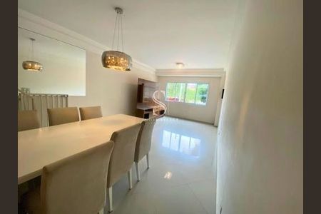 Casa à venda com 3 quartos, 129m² em Cupecê, São Paulo
