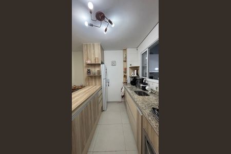 Apartamento à venda com 60m², 2 quartos e 1 vagaSala - Cozinha
