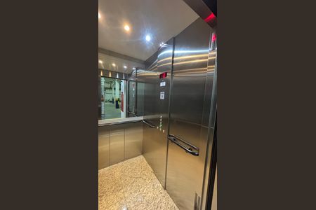 Apartamento à venda com 60m², 2 quartos e 1 vagaElevador