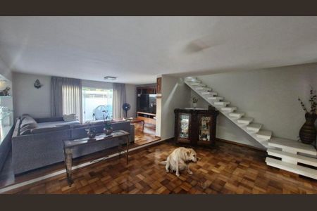 Casa à venda com 4 quartos, 256m² em Vila Humaita, Santo André