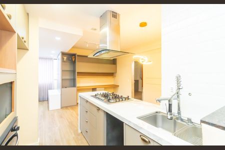 Apartamento para alugar com 170m², 2 quartos e 2 vagas Apartamento para alugar com 170m², 2 quartos e 2 vagasCozinha