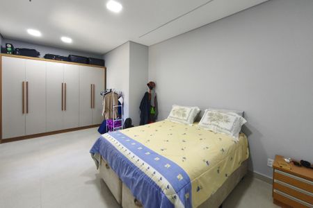Casa à venda com 197m², 3 quartos e 4 vagasQuarto Suíte