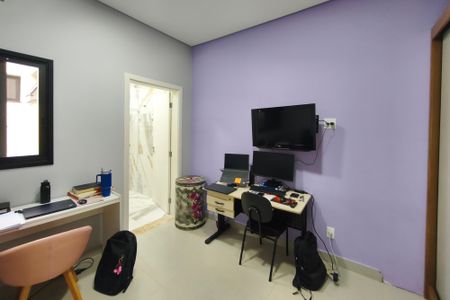 Casa à venda com 197m², 3 quartos e 4 vagasQuarto Suíte 2