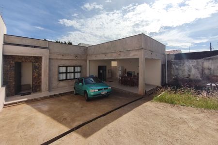 Casa à venda com 197m², 3 quartos e 4 vagasQuintal - Garagem