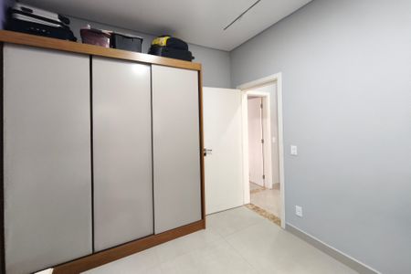 Casa à venda com 197m², 3 quartos e 4 vagasQuarto Suíte 2