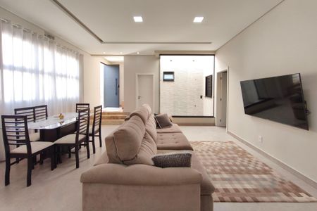 Casa à venda com 197m², 3 quartos e 4 vagasSala