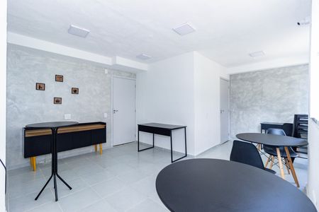 Apartamento para alugar com 31m², 2 quartos e sem vagaÁrea comum - Salão de festas
