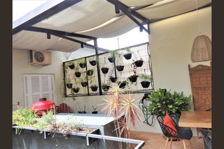 Casa à venda com 110m², 2 quartos e 1 vaga