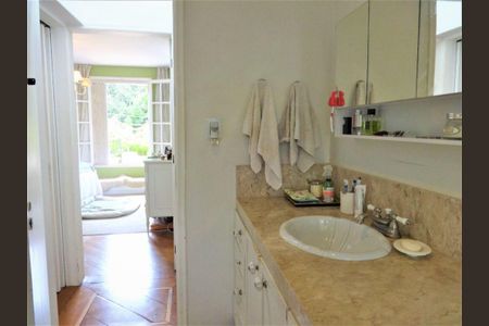 Casa à venda com 110m², 2 quartos e 1 vaga
