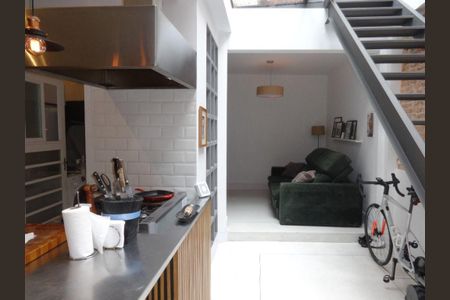 Casa à venda com 110m², 2 quartos e 1 vaga