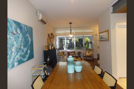 Casa à venda com 110m², 2 quartos e 1 vaga