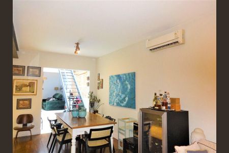 Casa à venda com 110m², 2 quartos e 1 vaga