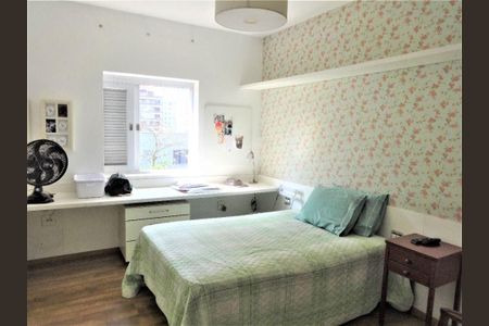 Casa à venda com 3 quartos, 400m² em Sumaré, São Paulo