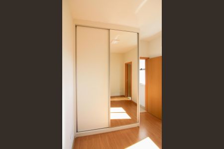 Apartamento à venda com 77m², 3 quartos e 2 vagasSuíte