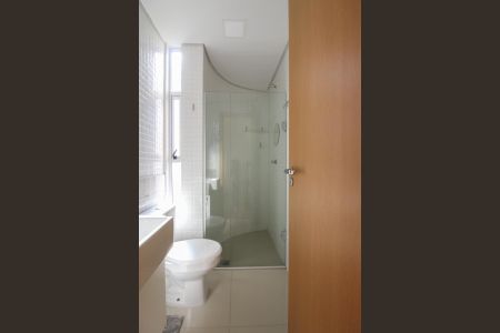 Apartamento à venda com 77m², 3 quartos e 2 vagasBanheiro da Suíte