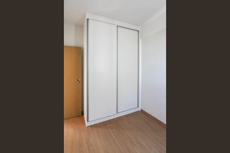 Apartamento à venda com 77m², 3 quartos e 2 vagasQuarto 2