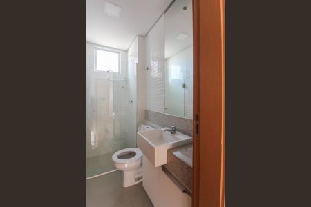 Apartamento à venda com 77m², 3 quartos e 2 vagasBanheiro Social