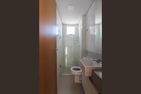 Apartamento à venda com 77m², 3 quartos e 2 vagasBanheiro Social