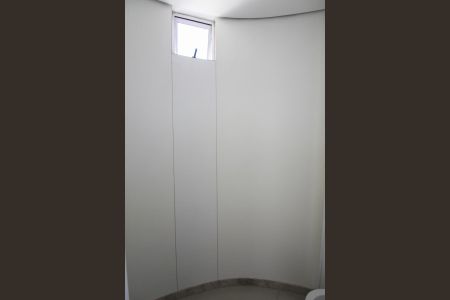 Apartamento à venda com 77m², 3 quartos e 2 vagasBanheiro de serviço