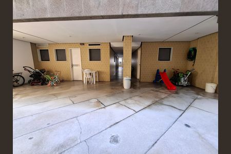 Apartamento à venda com 200m², 3 quartos e 1 vaga Apartamento à venda com 200m², 3 quartos e 1 vagaÁrea comum