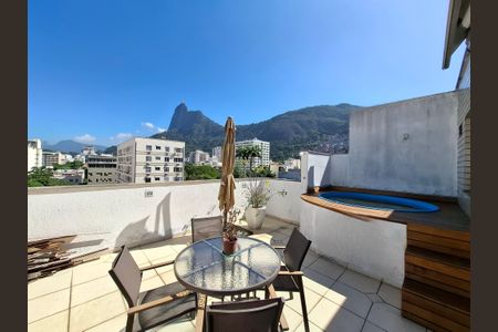 Apartamento à venda com 200m², 3 quartos e 1 vaga Apartamento à venda com 200m², 3 quartos e 1 vagaCobertura