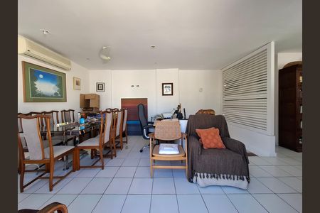 Apartamento à venda com 200m², 3 quartos e 1 vaga Apartamento à venda com 200m², 3 quartos e 1 vagaSala- Cobertura