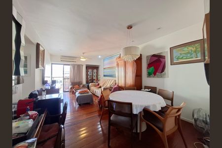 Apartamento à venda com 200m², 3 quartos e 1 vaga Apartamento à venda com 200m², 3 quartos e 1 vagaSala
