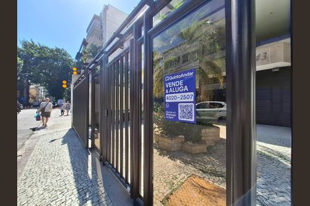 Apartamento à venda com 200m², 3 quartos e 1 vaga Apartamento à venda com 200m², 3 quartos e 1 vagaFachada