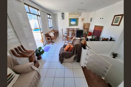 Apartamento à venda com 200m², 3 quartos e 1 vaga Apartamento à venda com 200m², 3 quartos e 1 vagaSala- Cobertura