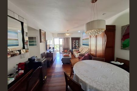 Apartamento à venda com 200m², 3 quartos e 1 vaga Apartamento à venda com 200m², 3 quartos e 1 vagaSala