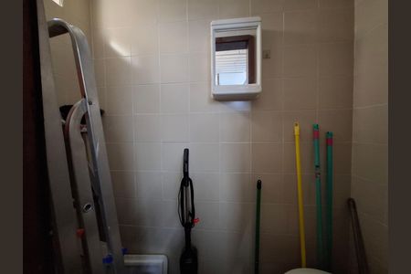 Apartamento à venda com 200m², 3 quartos e 1 vaga Apartamento à venda com 200m², 3 quartos e 1 vagaÁrea de serviço