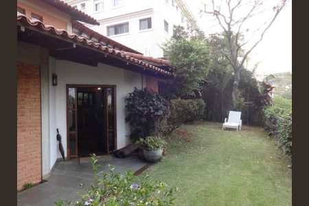Casa à venda com 3 quartos, 516m² em Sumaré, São Paulo