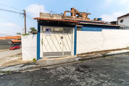 Casa para alugar com 122m², 2 quartos e 5 vagasFachada + Placa