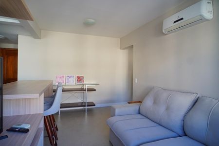 Sala de apartamento para alugar com 1 quarto, 49m² em Boa Vista, Porto Alegre