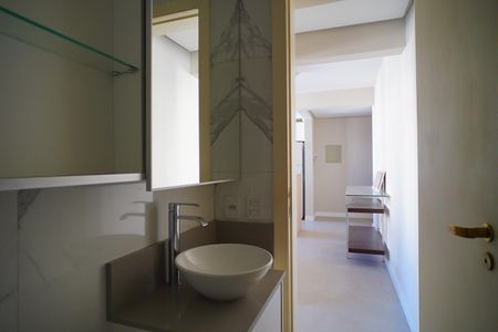 Banheiro  de apartamento para alugar com 1 quarto, 49m² em Boa Vista, Porto Alegre
