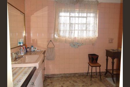 Casa à venda com 3 quartos, 214m² em Água Branca, São Paulo