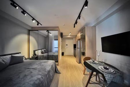 Sala/Quarto de apartamento à venda com 1 quarto, 28m² em Brooklin, São Paulo