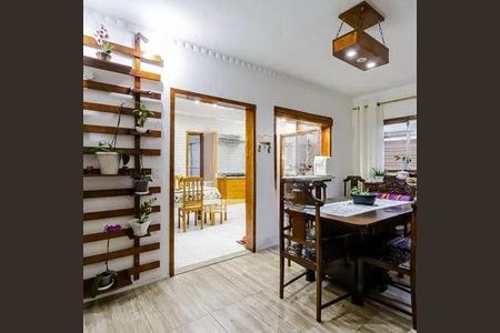 Casa à venda com 3 quartos, 315m² em Vila Gumercindo, São Paulo