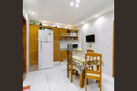 Casa à venda com 3 quartos, 315m² em Vila Gumercindo, São Paulo