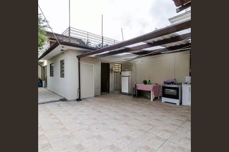 Casa à venda com 3 quartos, 315m² em Vila Gumercindo, São Paulo