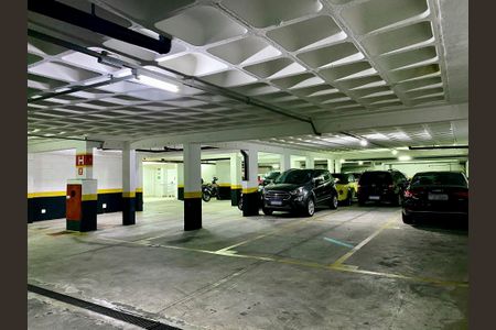 Apartamento para alugar com 63m², 2 quartos e 2 vagasÁrea comum - Estacionamento