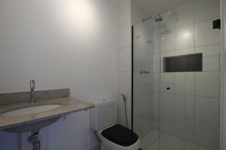 Apartamento à venda com 75m², 2 quartos e 2 vagasBanheiro da Suíte