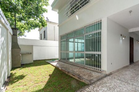 Casa à venda com 250m², 3 quartos e 6 vagas