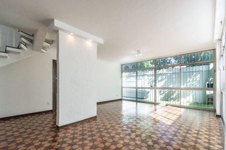 Casa à venda com 250m², 3 quartos e 6 vagas