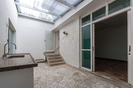 Casa à venda com 250m², 3 quartos e 6 vagas