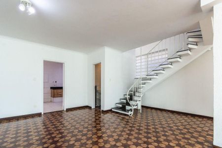Casa à venda com 250m², 3 quartos e 6 vagas