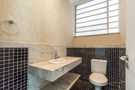 Casa à venda com 250m², 3 quartos e 6 vagas